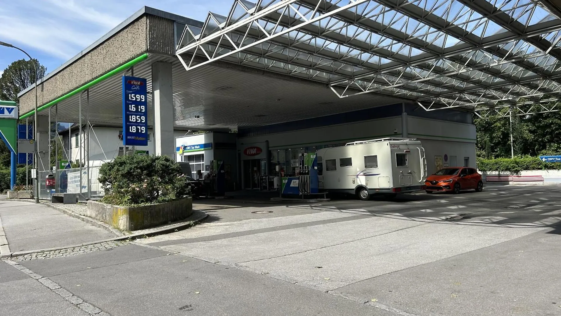 Mydistrict Hidden Gems - Innrain 102 Innsbruck 0*,  Austria